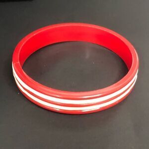 bright red‎ and white retro stripes plastic bangle 1/2 inch thick